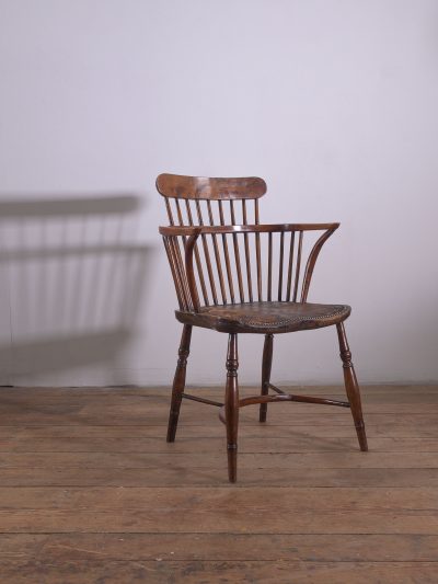 Low Comb Back Windsor Chair