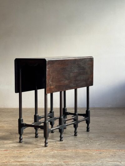 George III Mahogany spider leg table